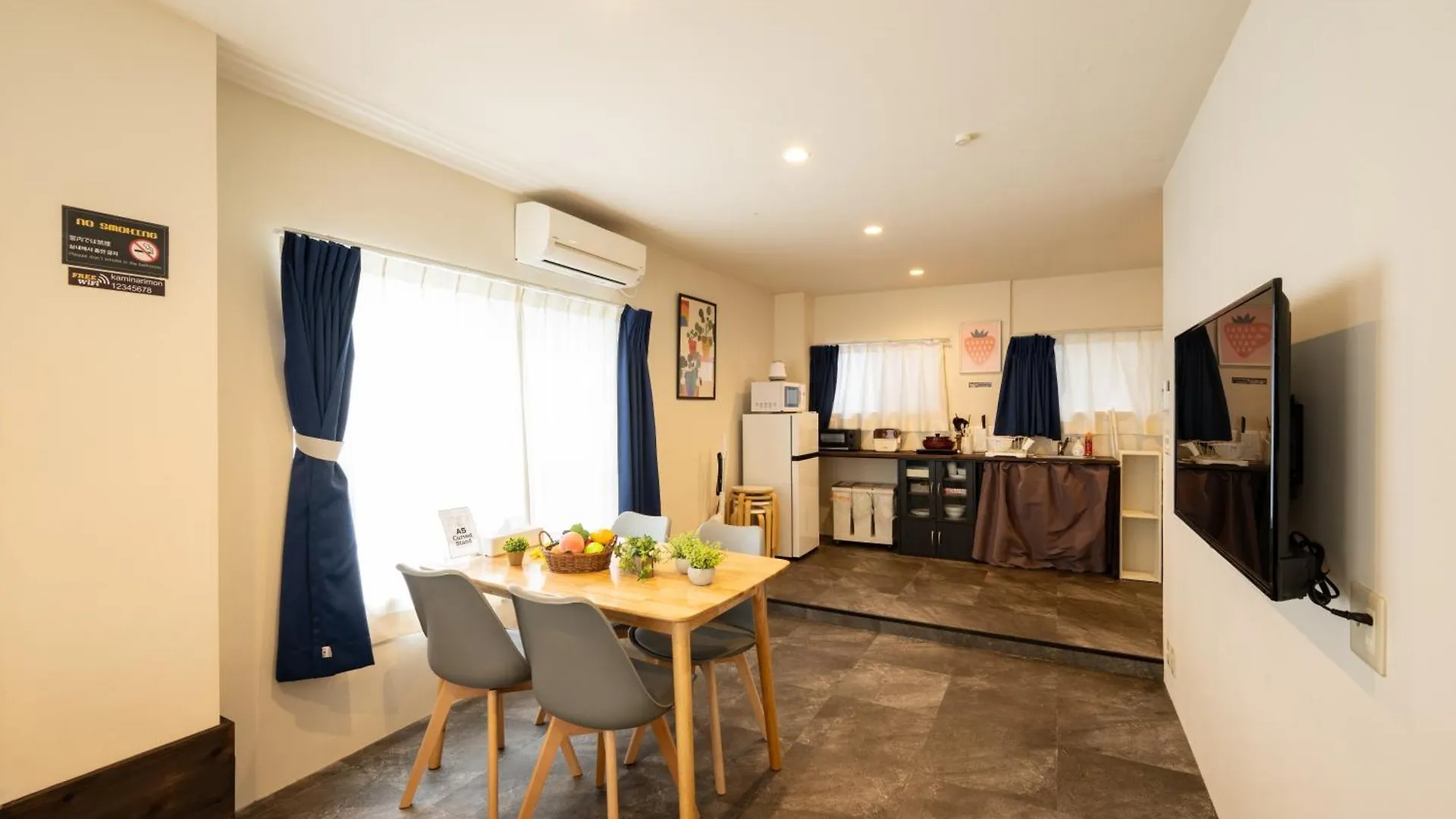 Thunder Hotel -雷門サンダーホテル- 浅草駅から徒歩5分 ベビー用品付き ファミリーも歓迎 大人8名もok!! Tokyo Japan
