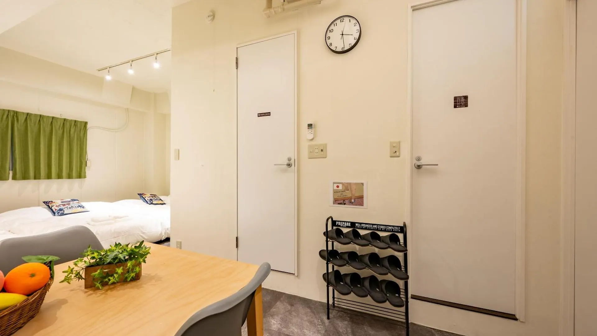 Thunder Hotel -雷門サンダーホテル- 浅草駅から徒歩5分 ベビー用品付き ファミリーも歓迎 大人8名もok!! Tokyo Japan