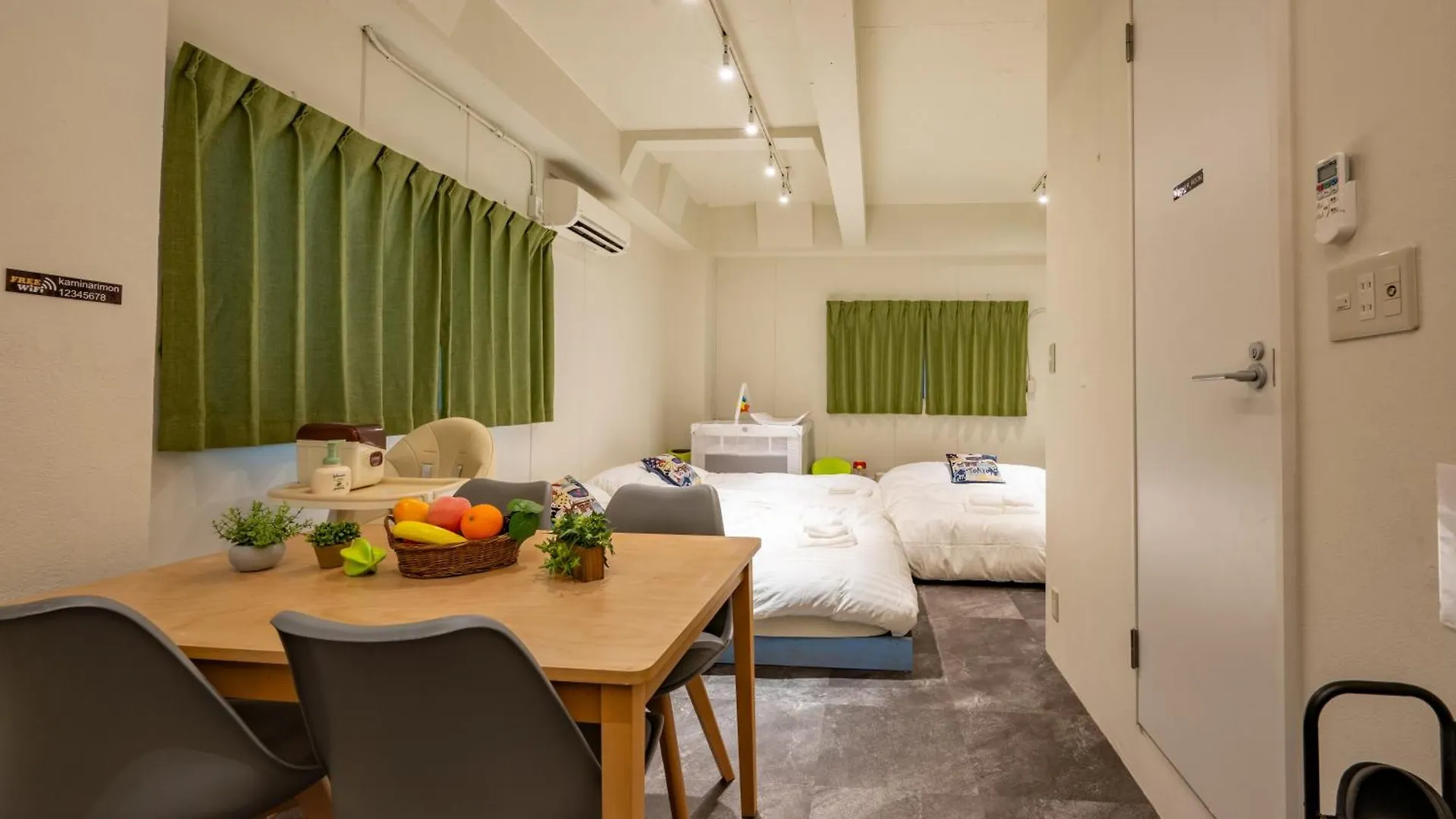 Thunder Hotel -雷門サンダーホテル- 浅草駅から徒歩5分 ベビー用品付き ファミリーも歓迎 大人8名もok!! Tokyo Japan