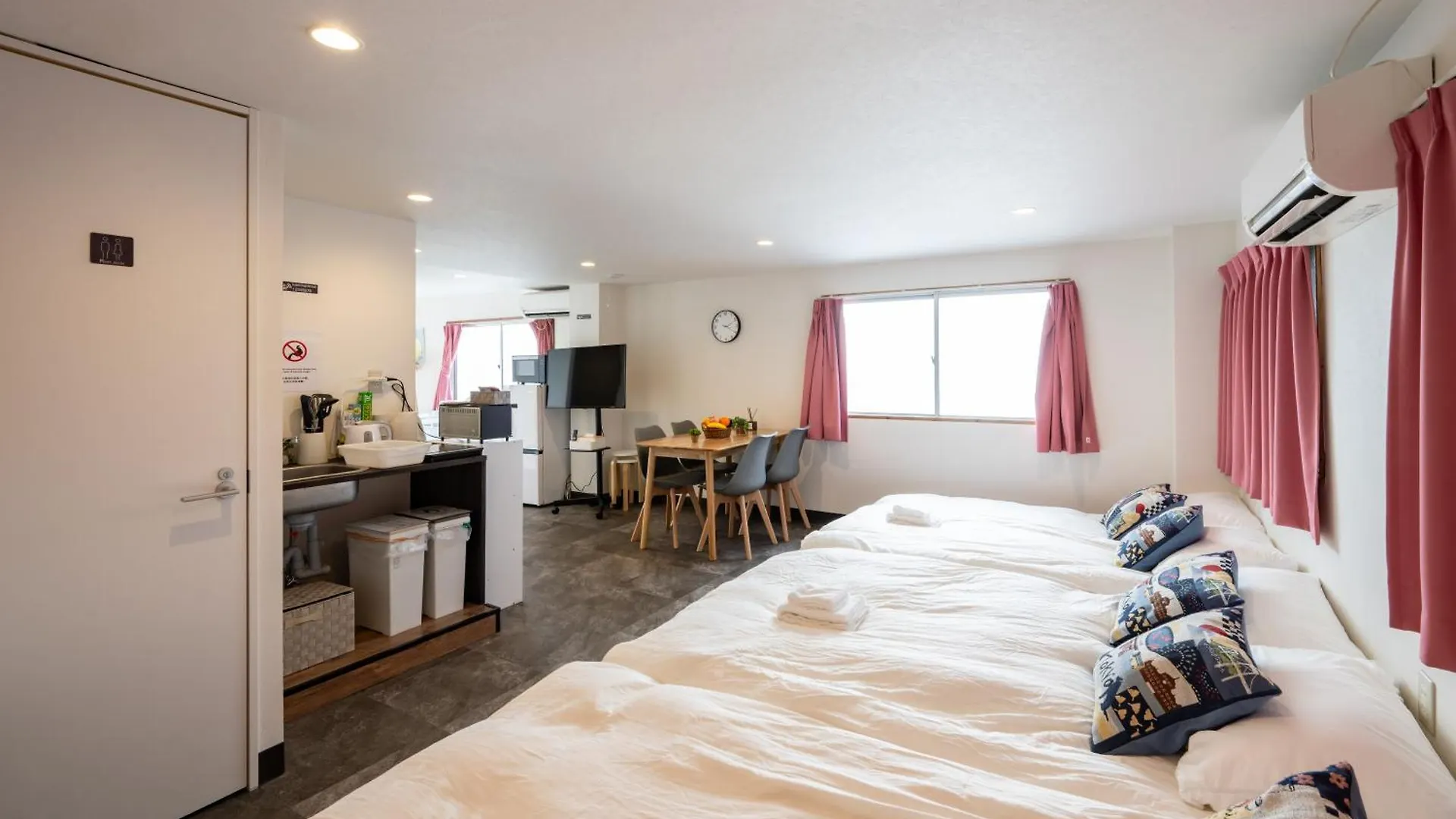 Apartment Thunder Hotel -雷門サンダーホテル- 浅草駅から徒歩5分 ベビー用品付き ファミリーも歓迎 大人8名もok!! Tokyo Japan