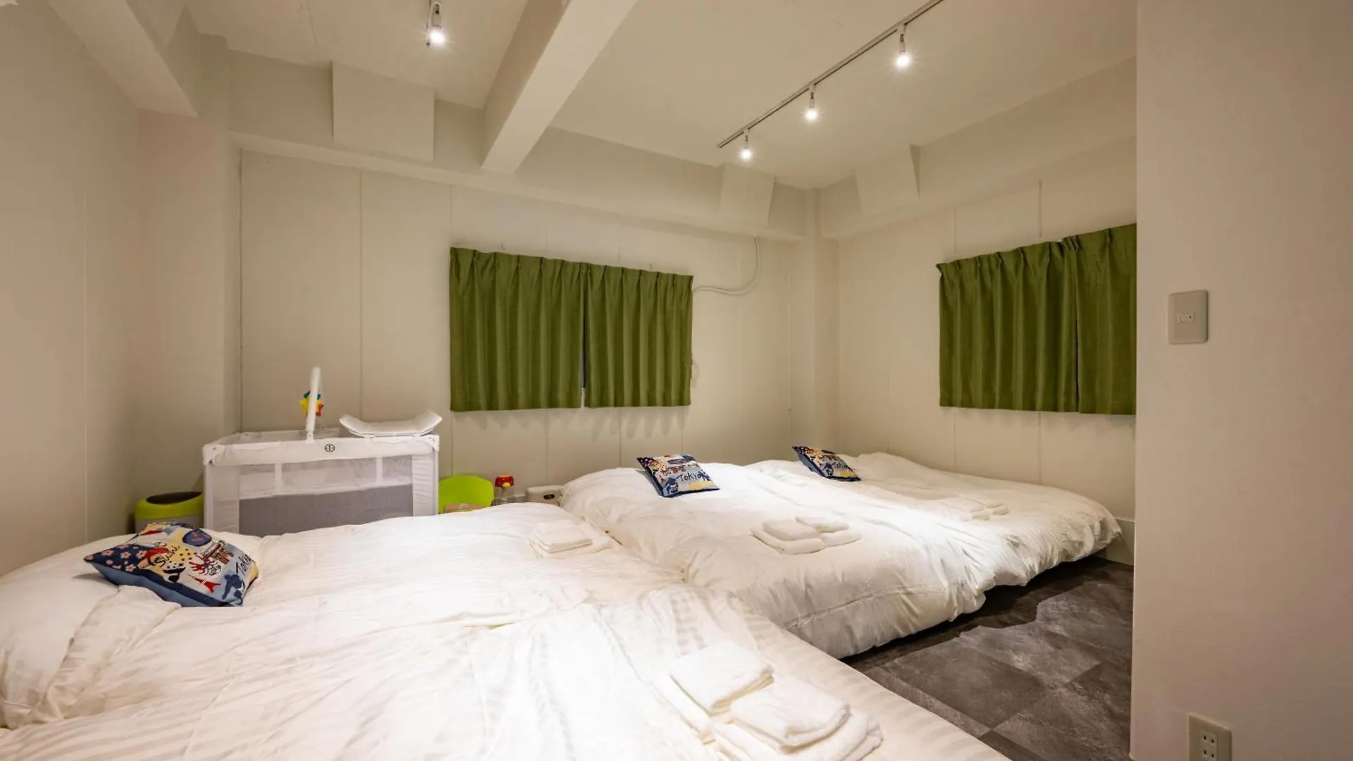Apartment Thunder Hotel -雷門サンダーホテル- 浅草駅から徒歩5分 ベビー用品付き ファミリーも歓迎 大人8名もok!! Tokyo